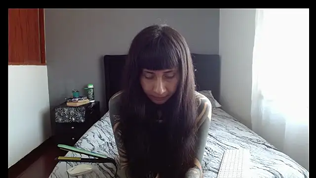 Emilia 1995 online show from 03-26-26, 01:09