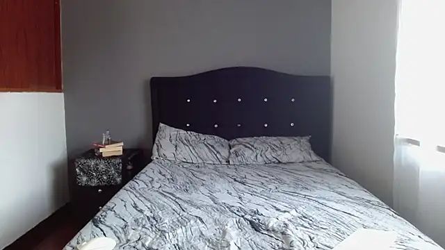 Emilia 1995 online show from 09-24-25, 01:39