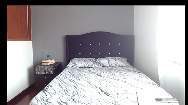 Emilia 1995 online show from 02-14-26, 03:56