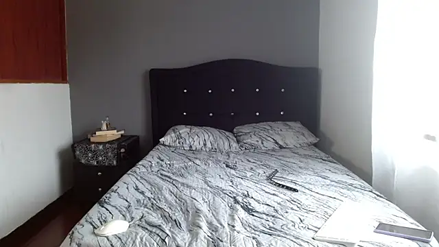 Emilia 1995 online show from 09-15-25, 02:06