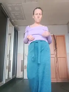 Evelina cute online show from 11-14-25, 08:29