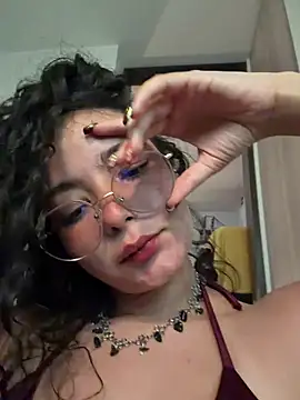 Snapshot of Antoniart_ chatting on 04-27-26, 02:20 Antoniart online show from 04-27-26, 02:20