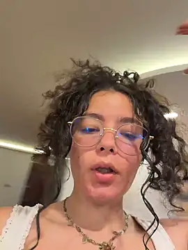 Snapshot of Antoniart_ chatting on 05-20-26, 05:59 Antoniart online show from 05-20-26, 05:59