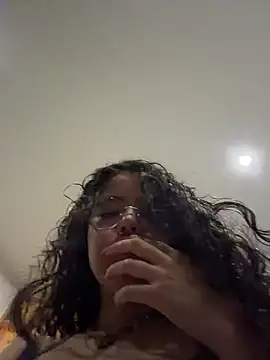 Snapshot of Antoniart_ chatting on 05-14-26, 02:30 Antoniart online show from 05-14-26, 02:30