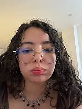 Snapshot of Antoniart_ chatting on 06-17-26, 03:17 Antoniart online show from 06-17-26, 03:17