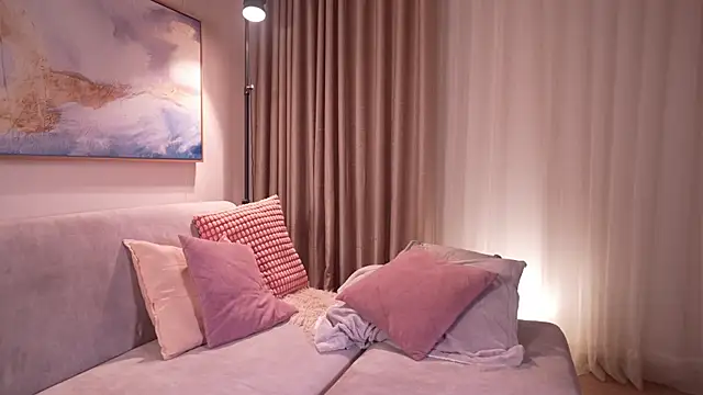 pauline  7 online show from 10-23-25, 06:06