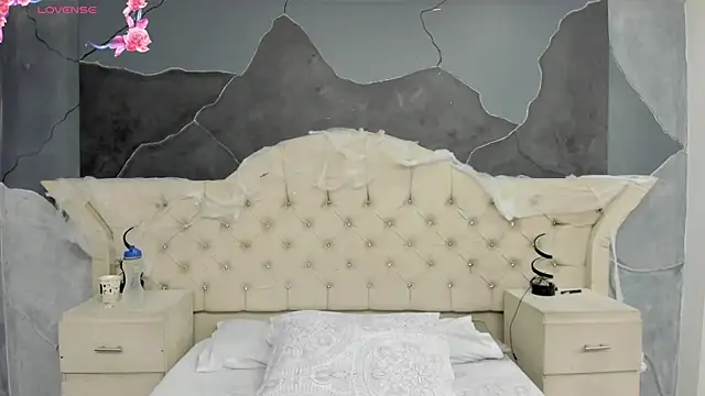 AmberGreyy  online show from 10-16-25, 05:43