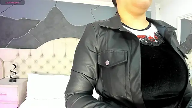 AmberGreyy  online show from 09-21-25, 12:32