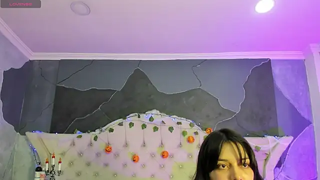 AmberGreyy  online show from 10-28-25, 05:45