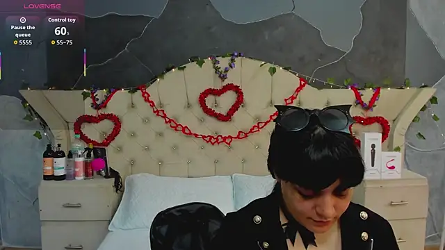 AmberGreyy  online show from 02-12-26, 05:23