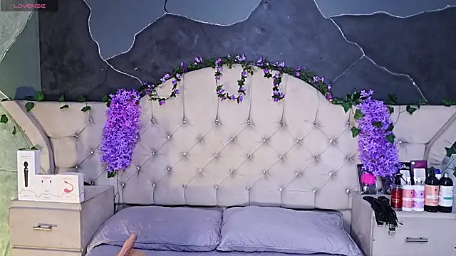 AmberGreyy  online show from 06-08-26, 06:19