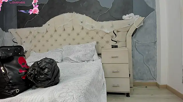 AmberGreyy  online show from 10-12-25, 12:50
