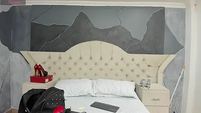 AmberGreyy  online show from 09-19-25, 05:28
