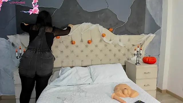 AmberGreyy  online show from 10-21-25, 05:12