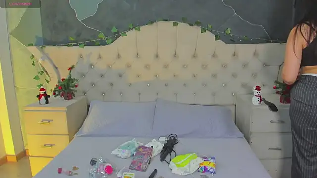 AmberGreyy  online show from 12-18-25, 05:17