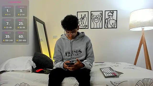 Snapshot of harrytwink18 chatting on 01-13-26, 01:48 harrytwink18 online show from 01-13-26, 01:48