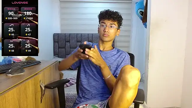 Snapshot of harrytwink18 chatting on 09-09-25, 03:10 harrytwink18 online show from 09-09-25, 03:10