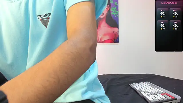 Snapshot of harrytwink18 chatting on 02-28-25, 03:15 harrytwink18 online show from 02-28-25, 03:15