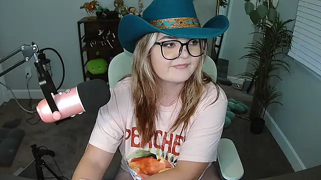Snapshot of rodeobrii chatting on 05-18-26, 04:07 rodeobrii online show from 05-18-26, 04:07