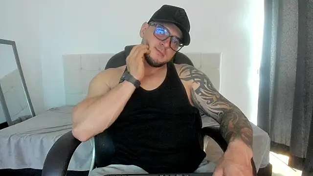 Snapshot of Teilor_Creed chatting on 10-13-25, 07:04 Teilor Creed online show from 10-13-25, 07:04