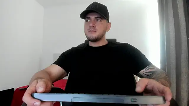 Snapshot of Teilor_Creed chatting on 09-10-25, 07:13 Teilor Creed online show from 09-10-25, 07:13