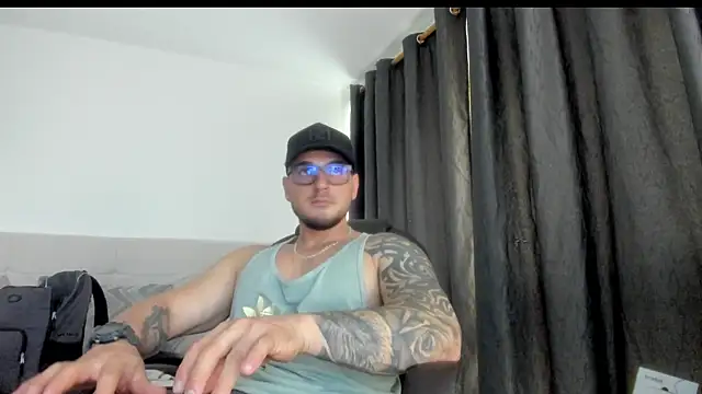 Snapshot of Teilor_Creed chatting on 11-19-25, 07:14 Teilor Creed online show from 11-19-25, 07:14