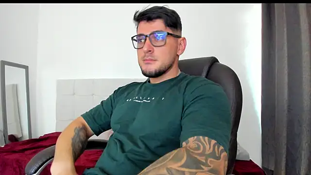 Snapshot of Teilor_Creed chatting on 11-22-25, 08:29 Teilor Creed online show from 11-22-25, 08:29