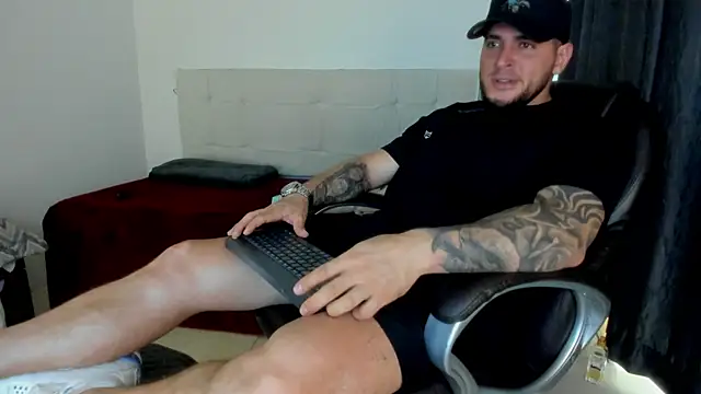 Snapshot of Teilor_Creed chatting on 02-25-26, 07:47 Teilor Creed online show from 02-25-26, 07:47