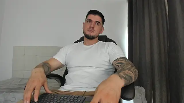 Snapshot of Teilor_Creed chatting on 11-28-25, 07:47 Teilor Creed online show from 11-28-25, 07:47