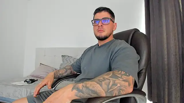 Snapshot of Teilor_Creed chatting on 11-29-25, 06:19 Teilor Creed online show from 11-29-25, 06:19