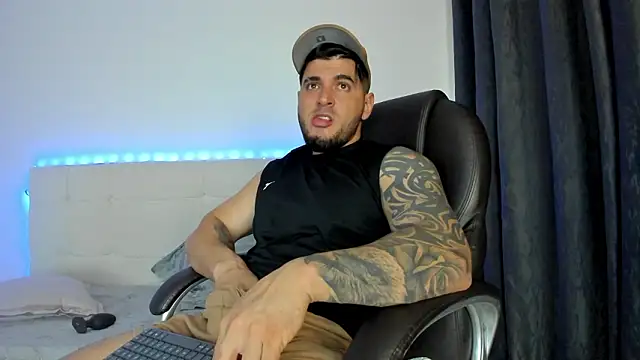 Snapshot of Teilor_Creed chatting on 02-03-26, 10:15 Teilor Creed online show from 02-03-26, 10:15