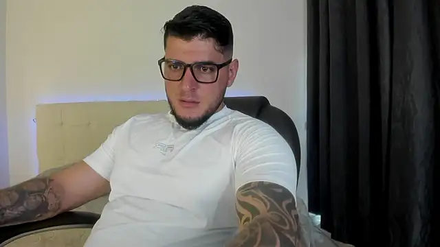 Snapshot of Teilor_Creed chatting on 02-13-26, 09:15 Teilor Creed online show from 02-13-26, 09:15