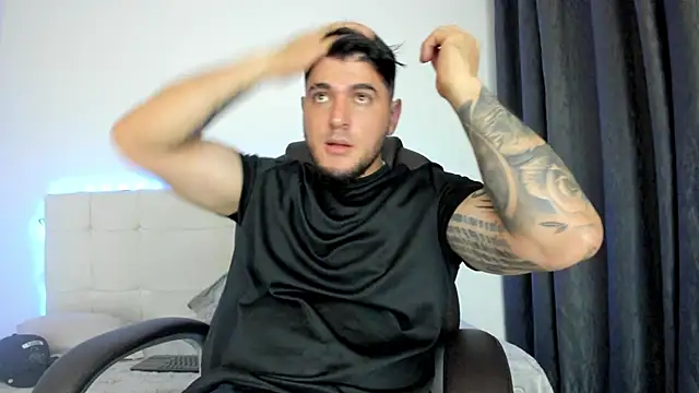 Snapshot of Teilor_Creed chatting on 02-02-26, 11:48 Teilor Creed online show from 02-02-26, 11:48