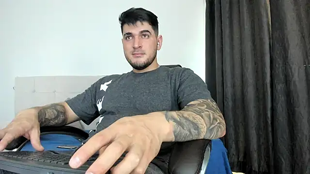 Snapshot of Teilor_Creed chatting on 12-16-25, 06:56 Teilor Creed online show from 12-16-25, 06:56