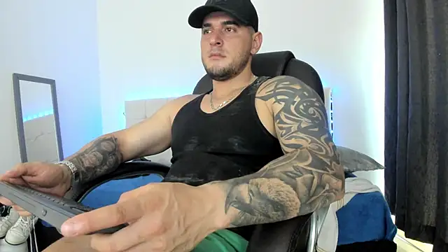 Snapshot of Teilor_Creed chatting on 12-14-25, 06:24 Teilor Creed online show from 12-14-25, 06:24