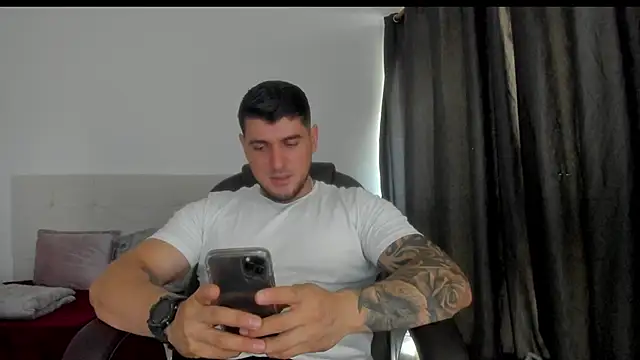 Snapshot of Teilor_Creed chatting on 11-17-25, 07:29 Teilor Creed online show from 11-17-25, 07:29