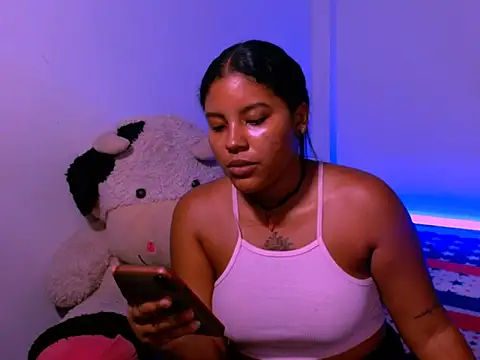 Snapshot of ladypussy69 chatting on 11-11-25, 03:45 ladypussy69 online show from 11-11-25, 03:45