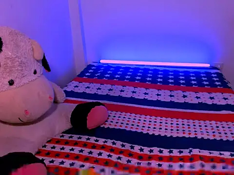 Snapshot of ladypussy69 chatting on 11-12-25, 02:15 ladypussy69 online show from 11-12-25, 02:15