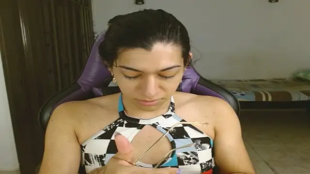 engielphoenis14 online show from 10-01-25, 10:57