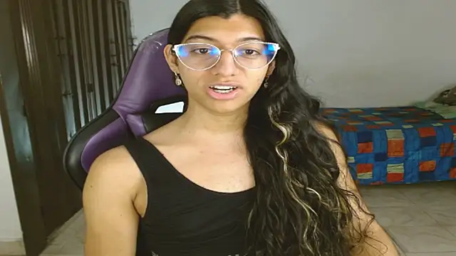 engielphoenis14 online show from 11-30-25, 12:11