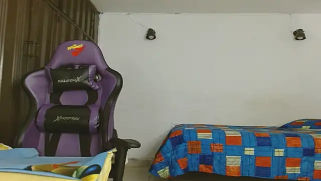 engielphoenis14 online show from 10-06-25, 12:56