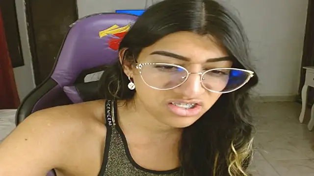 engielphoenis14 online show from 12-18-25, 12:49