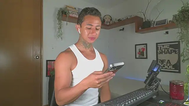 Snapshot of ArchiGoldd chatting on 06-14-26, 09:38 ArchiGoldd online show from 06-14-26, 09:38
