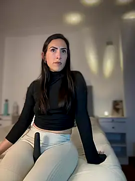 Snapshot of alessandra-a chatting on 10-07-25, 02:23 alessandra-a online show from 10-07-25, 02:23