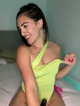 Snapshot of alessandra-a chatting on 02-21-25, 03:23 alessandra-a online show from 02-21-25, 03:23