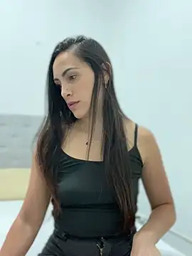 Snapshot of alessandra-a chatting on 02-26-25, 09:53 alessandra-a online show from 02-26-25, 09:53