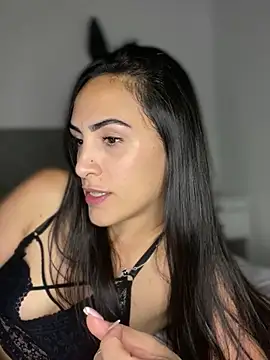 Snapshot of alessandra-a chatting on 03-20-25, 02:51 alessandra-a online show from 03-20-25, 02:51