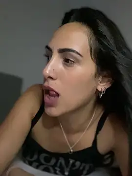 Snapshot of alessandra-a chatting on 02-23-25, 10:20 alessandra-a online show from 02-23-25, 10:20