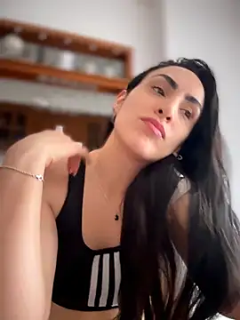 Snapshot of alessandra-a chatting on 06-01-26, 12:49 alessandra-a online show from 06-01-26, 12:49