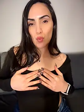 Snapshot of alessandra-a chatting on 07-02-26, 03:18 alessandra-a online show from 07-02-26, 03:18